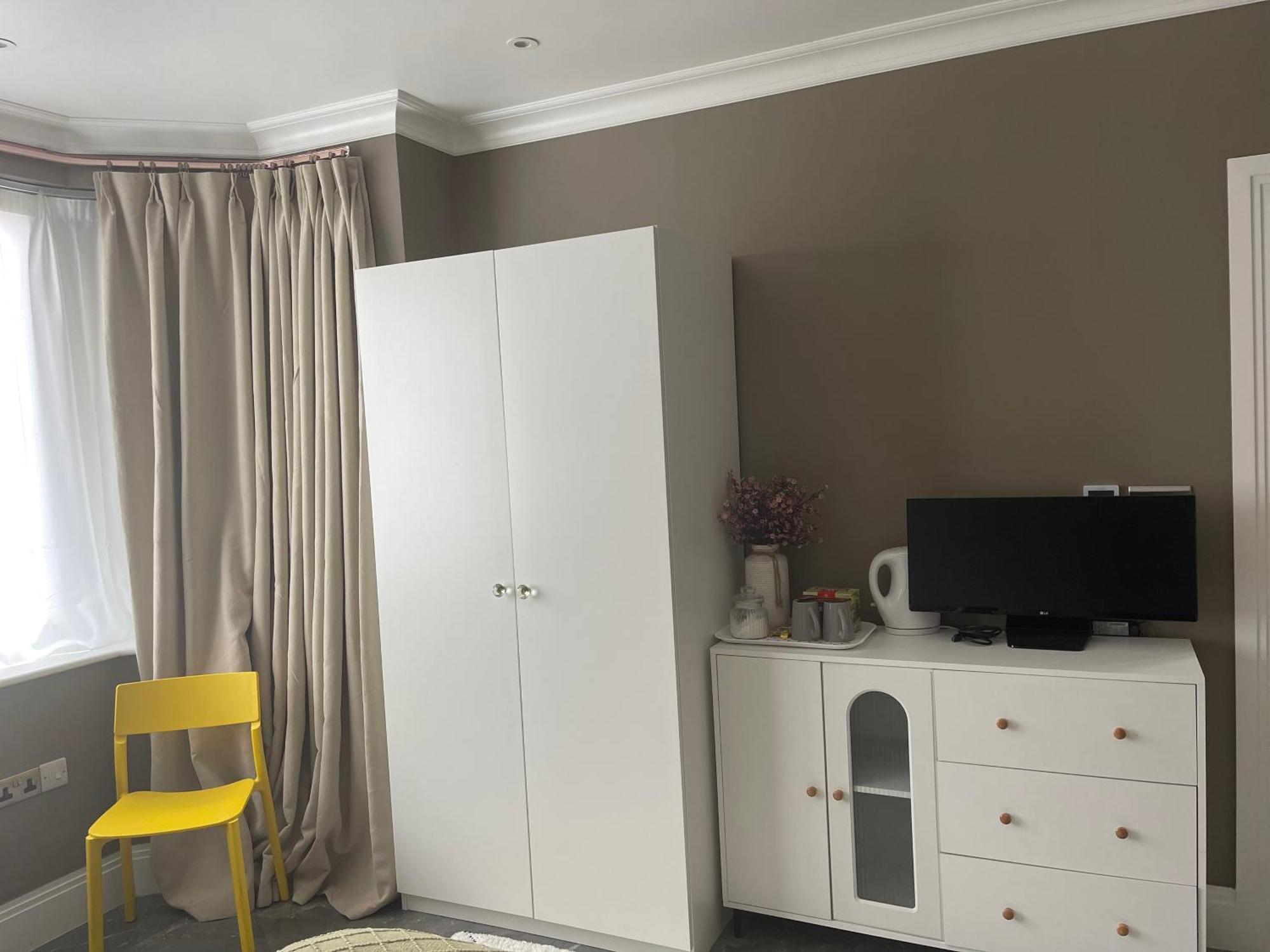 Modern Huge Double Room With Private Bathroom In Colindale Edgware Bagian luar foto