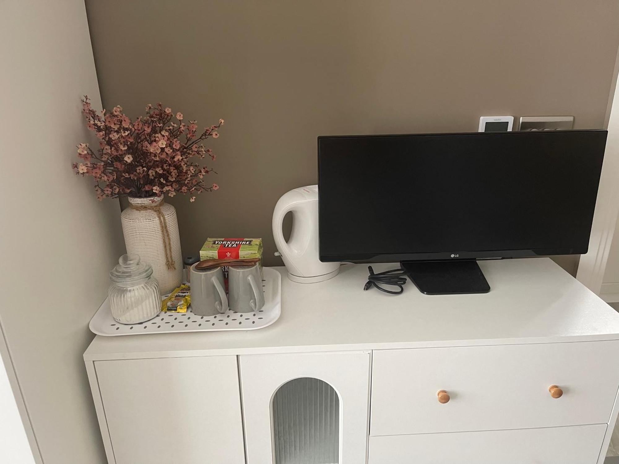 Modern Huge Double Room With Private Bathroom In Colindale Edgware Bagian luar foto